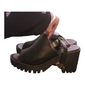 Madden girl open toe platform size 9M